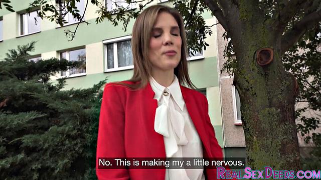 Picked-up sexy babe gets pussysmashed