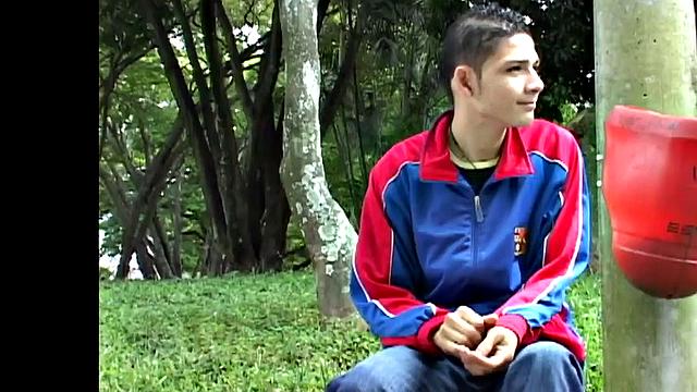 Латиносы Андерсон и Лукас жёстко трахаются в попу без резины