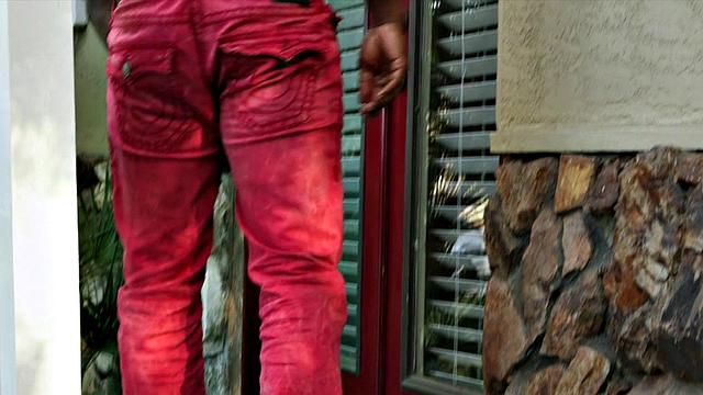 Horny divorcee goes for black