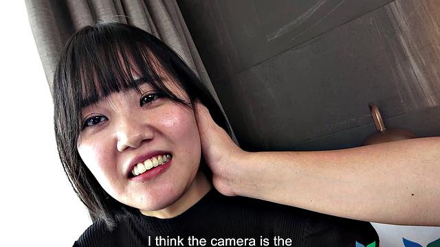 Моэка Татибана сосёт и ловит сперму на лицо