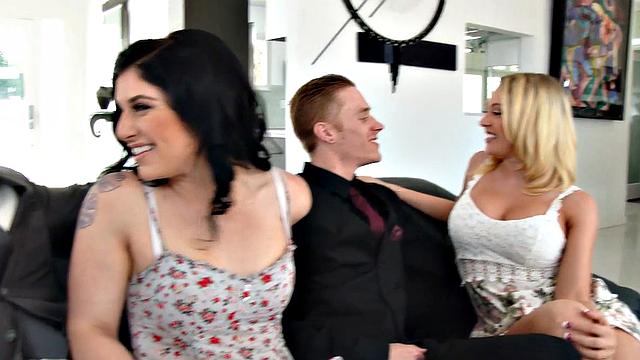 Swinger Wife Kagney Linn Karter BangsAnother Guy in Front of Husband