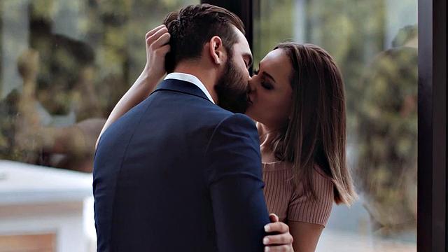 Seductive babe sucks BFs cock before passionate cowgirl sex