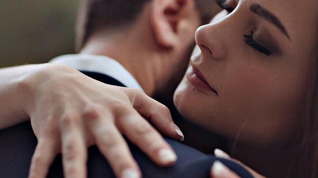 Seductive babe sucks BFs cock before passionate cowgirl sex