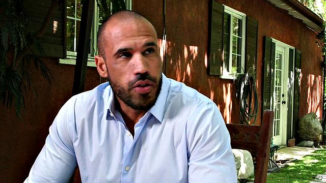 Robin Pachino gets DP'd by new neighbors