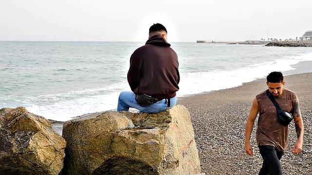 Gay Hunks Making Big Waves