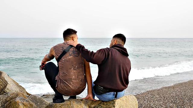 Gay Hunks Making Big Waves