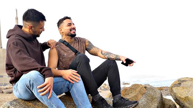 Gay Hunks Making Big Waves