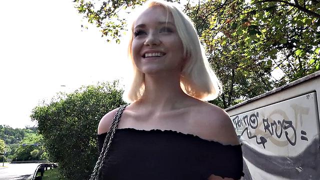 Teen dream fucked in the woods