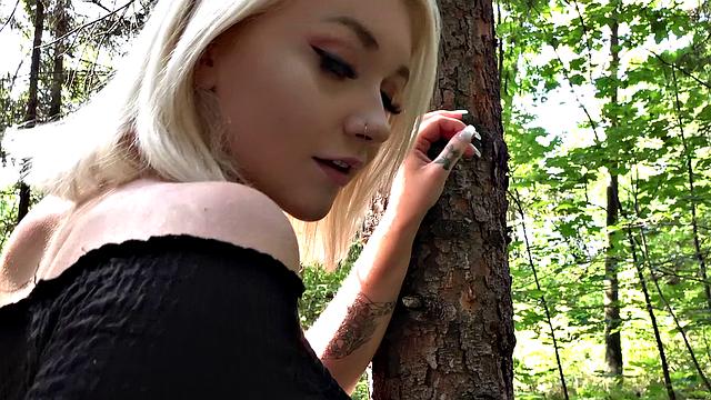 Teen dream fucked in the woods
