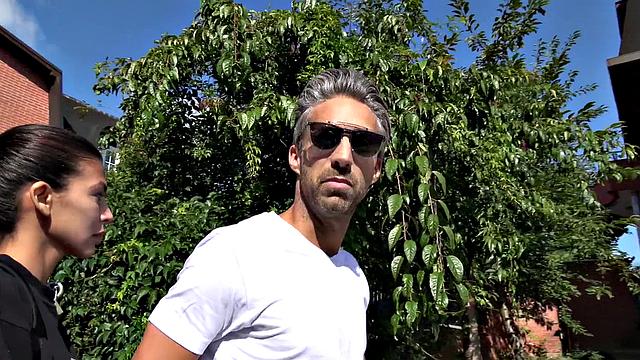 Facial for American babe