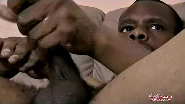 Bi Black Guy Dee Puts in Work - Dee