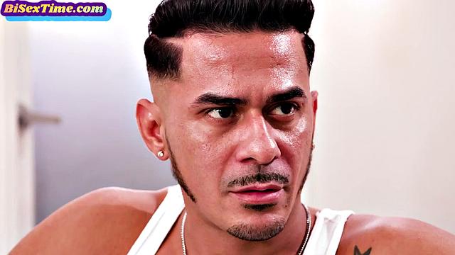 Big-titted babe pussy drilled in bi 3some