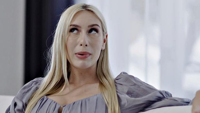 Big blond Lesbo pussylicking her GF