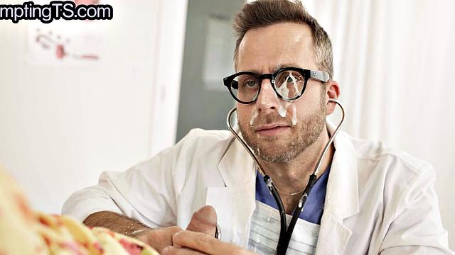 азиатская транса заставляет врача стонать под своим напором