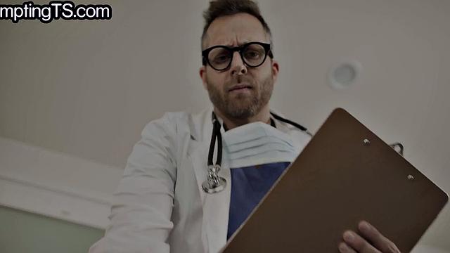 азиатская транса заставляет врача стонать под своим напором