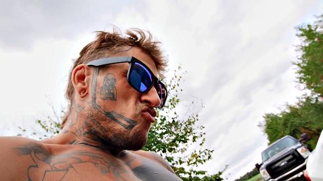 Tattooed gay stud after BJ fucks his BF in the asshole outdoors