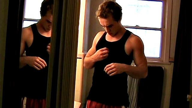 Kelly Cooper shows off his briefs and jokes about leaving no secrets behind