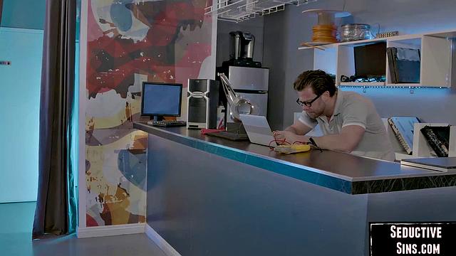 Big MILF enjoys being pussyfucked