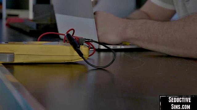 Big MILF enjoys being pussyfucked