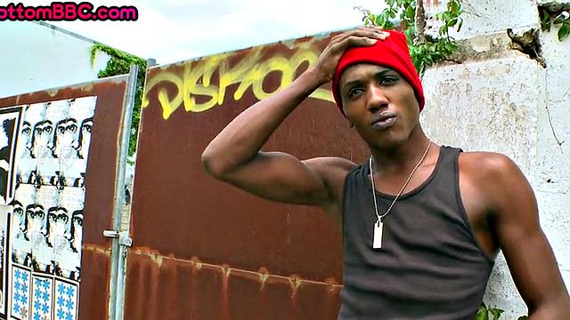 Black amateur picked up and drilled outdoors in public sex