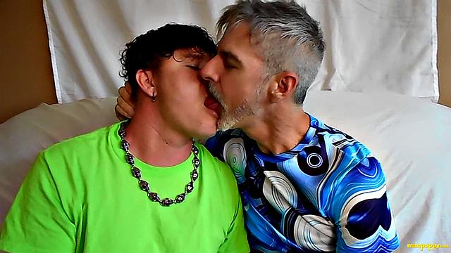Hot Gay Kissing With Leo &Amp;Amp; Richard - Richard Lennox &Amp;Amp; Leo Blue