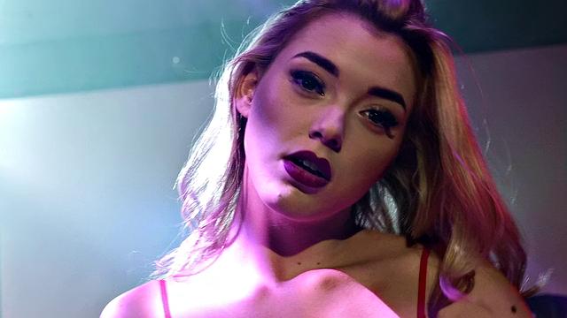 German lesbians in stockings indulge in pussy licking & pussy fingering at night club