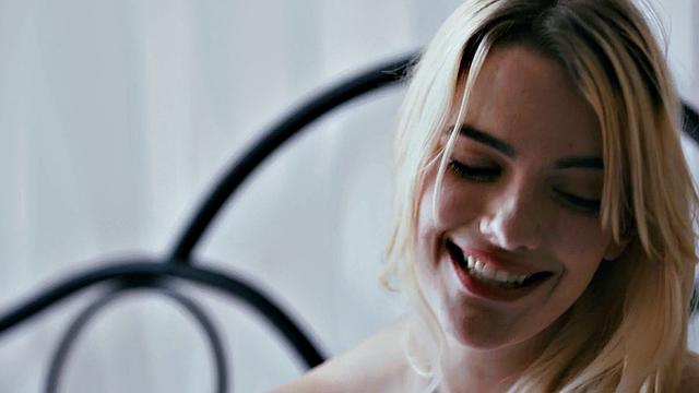 Erotic Sixties: Naughty babe seduces her friend for some kinky outdoor 69 action