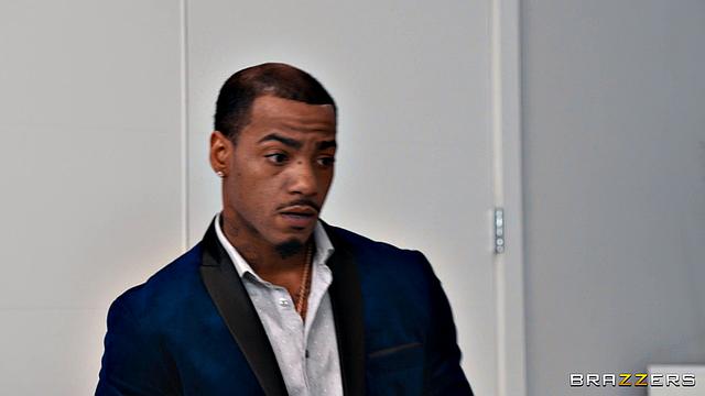 Пышная жена не устояла перед бывшим любовником и снова изменяет