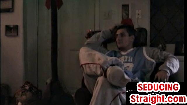 Real amateur guy sucked by gaydaddy in vintage BJ