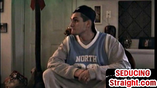 Real amateur guy sucked by gaydaddy in vintage BJ