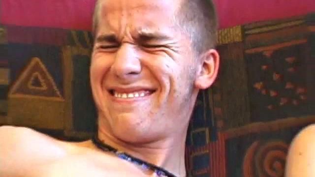 Брок разыгрывает Кента: игрушки, руки и шутки без тормозов