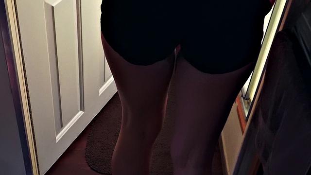 Curvy Babe Takes it Doggystyle