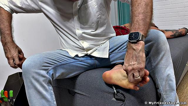 Vinni Gets Tickled Naked - Vinni