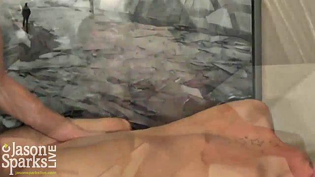 два татуированных красавца жарко трахаются на всю катушку в милуоки