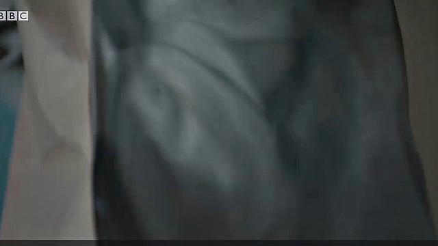 Jodie Comer's wet and wild celebrity look is hot and heavy in the bedroom