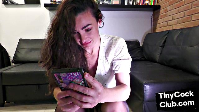 SPH amateur femina humiliates with her lil finger