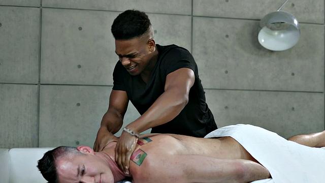 Black masseur fucked bareback till cumshot by white DILF