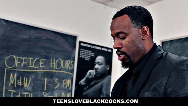 Мелисса Мур решает задачки на большой чёрный