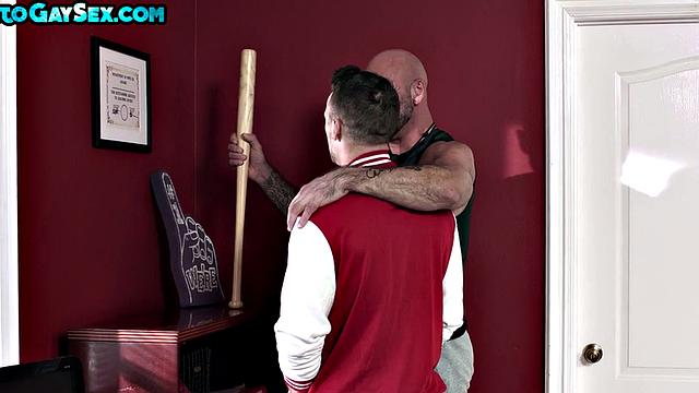 Sportive gaydaddy bottom barebacked by stud in office