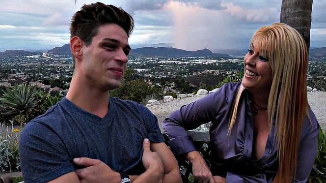 Busty cougar gets pussynailed by hard cock