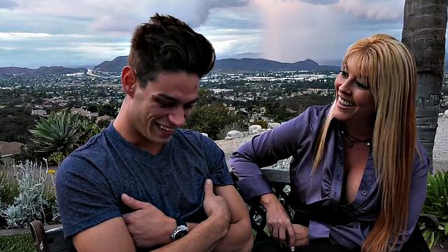 Busty cougar gets pussynailed by hard cock