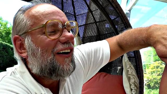 Babe sucking senior before riding dick in kinky couple