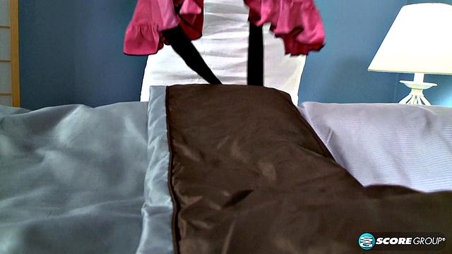 пышная брюнетка в очках сосёт и трахается раком