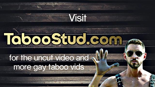 накачанный красавчик получает по полной в гей-тройничке