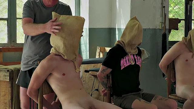 Мастер Кейн приказывает трём парням служить! Часть 1 - Джастин Тьемпо, Роман Капеллини, Митч Шиф и Себастьян Кейн