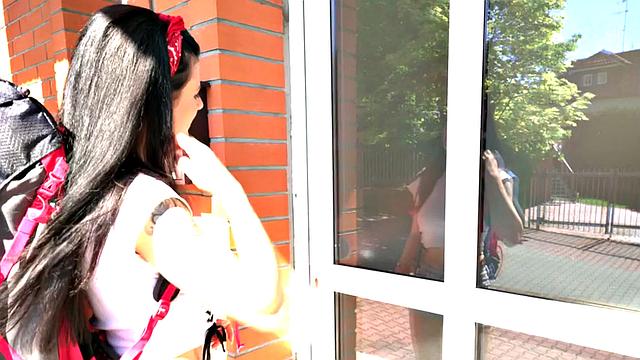 Slutty dirty babe loves fucking hardcore in doggystyle