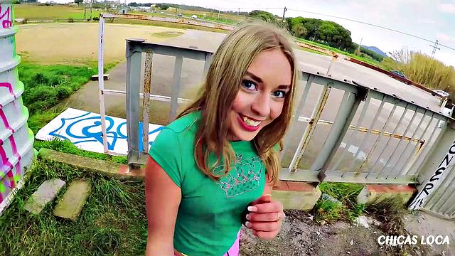 Даниэлла Маргот страстно трахается с испанцем Альберто Бланко на свежем воздухе, получает сперму на лицо и кайфует по полной.