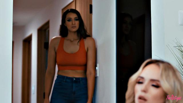 Tiny Gets Off Anywhere