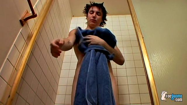 Straight Guy Foot Fun In Bathroom - Blinx