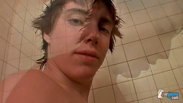 Straight Guy Foot Fun In Bathroom - Blinx